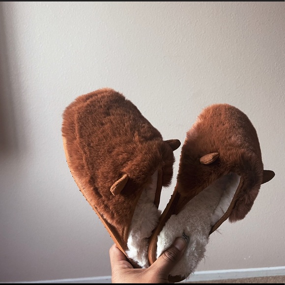 Tan Fuzzy bear slippers - Picture 6 of 6